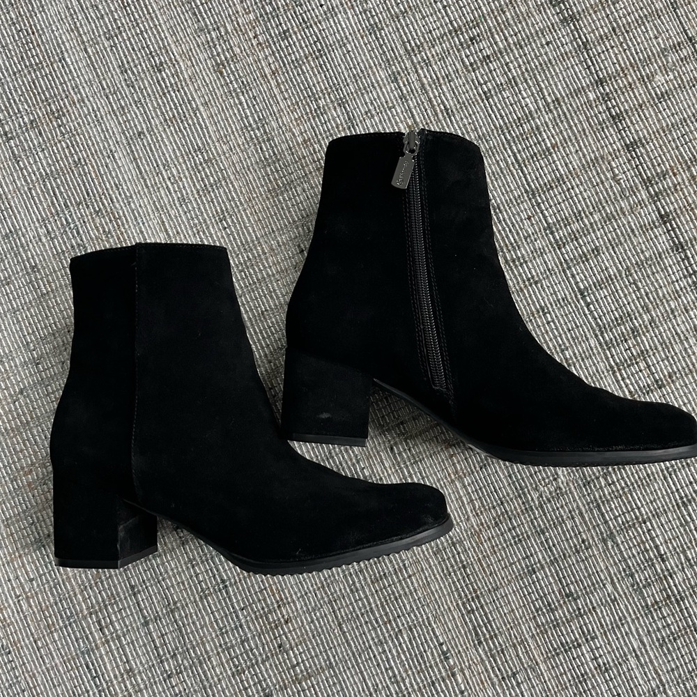 Blondo Alida Black Suede zipper ankle boots size 8.5